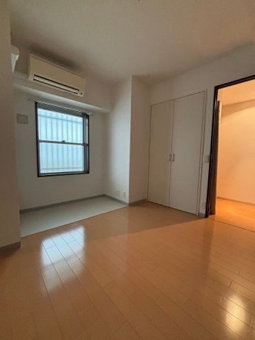 URBAN FLATS中之島 (旧 LaDouceur中之島)の寝室