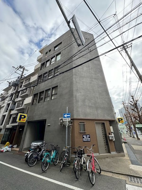エルパラッツォ塚本の外観