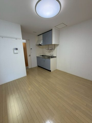 ラ・クエスタ岡本の居間・リビング