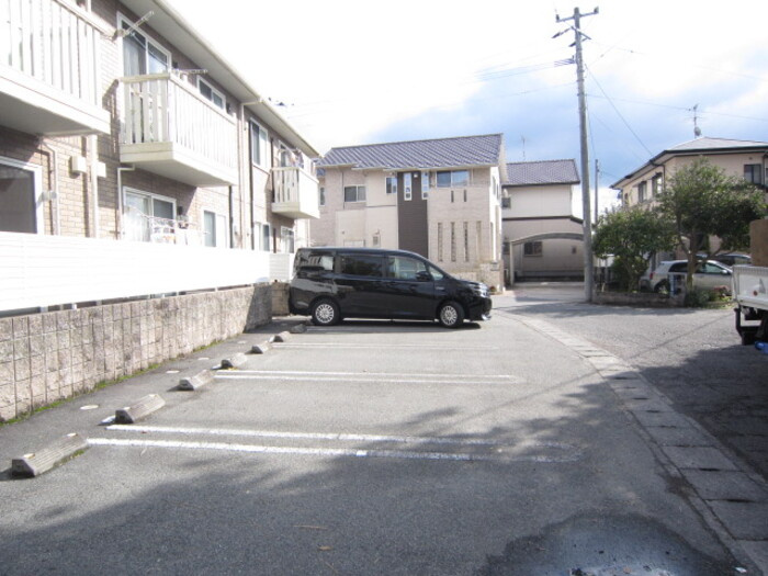 グランモア外城の駐車場
