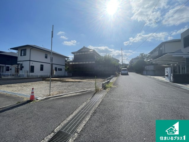 湖南市下田　第2期　新築一戸建ての前面道路含む現地写真|周辺は落ち着いた街並みの住宅地！子育てがしやすい住環境です！まだ未完成ですが、現地でしかわからない事もございます。是非一度ご覧ください。