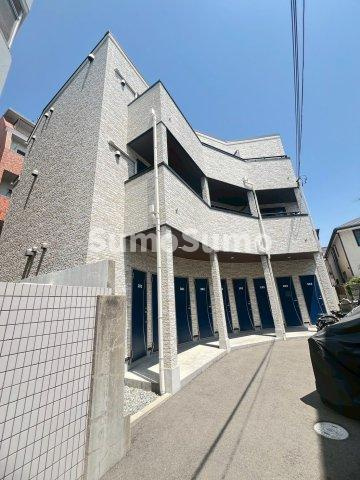 Walk one minutes岡本