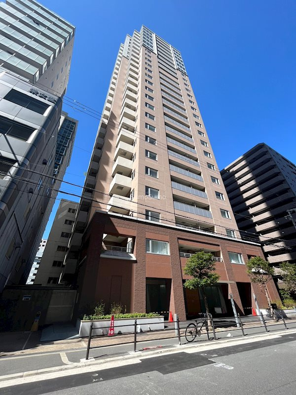 クロスレジデンス大阪新町の外観