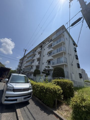 名谷１５団地６２号棟の外観