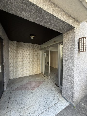 本町マンションのエントランス