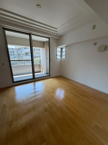 ワコーレ神戸森北町の居間・リビング