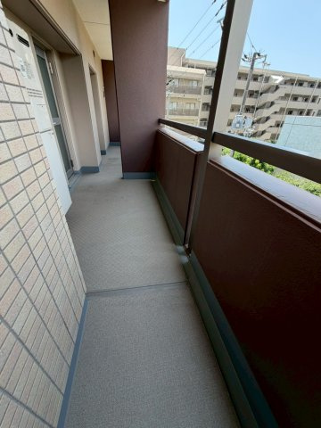 ワコーレ神戸森北町のバルコニー