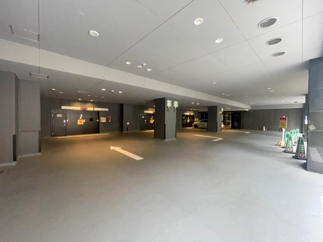 プレサンスレジェンド堺筋本町タワーのロビー