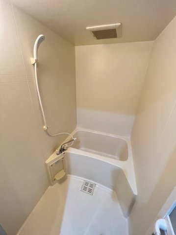 コンチネンタル難波東の浴室