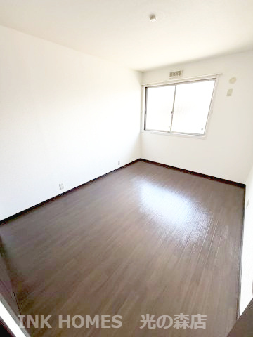 グリーンヒルズC棟の寝室|落ち着いて過ごせるお部屋なので、寝室にいかがでしょうか