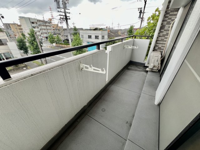 クレセントマンションのバルコニー