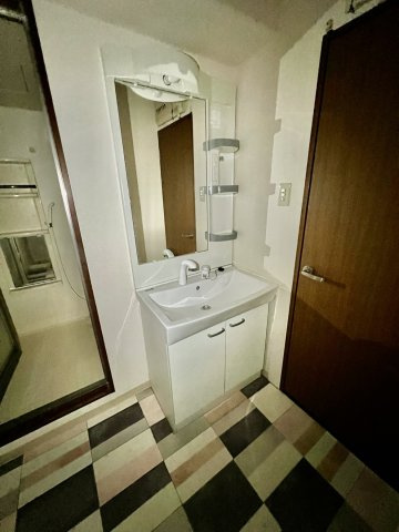 クレセントマンションの洗面所