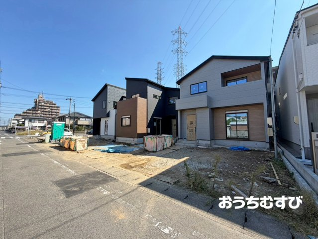 小牧市安田町第1(全3棟)の前面道路含む現地写真