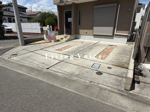 【仲介手数料０円】伊勢原市小稲葉　中古一戸建ての駐車場|伊勢原市小稲葉　中古一戸建て