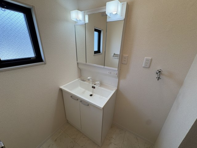 アイクスコートLの洗面所