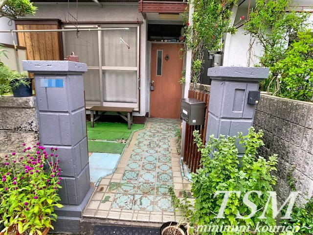 香里西之町戸建貸家のエントランス