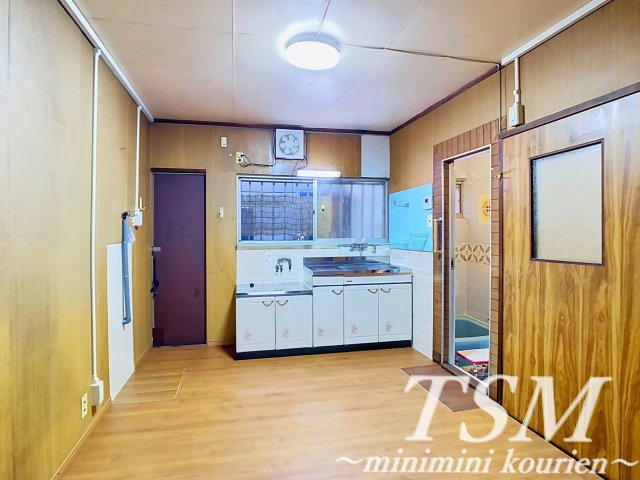 香里西之町戸建貸家の居間・リビング