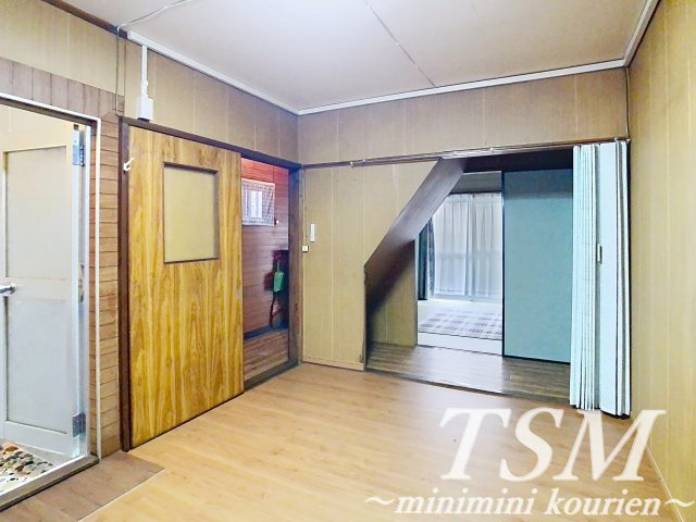 香里西之町戸建貸家の居間・リビング
