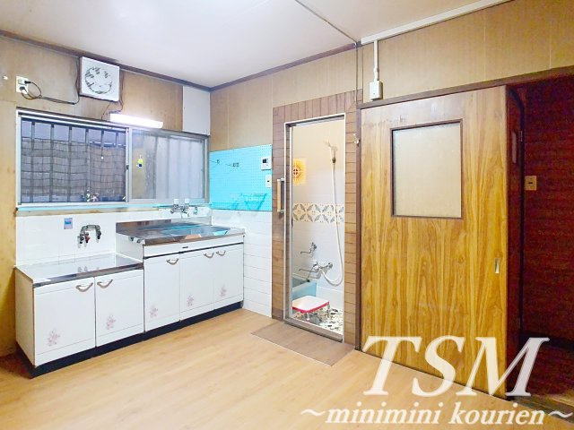 香里西之町戸建貸家の居間・リビング