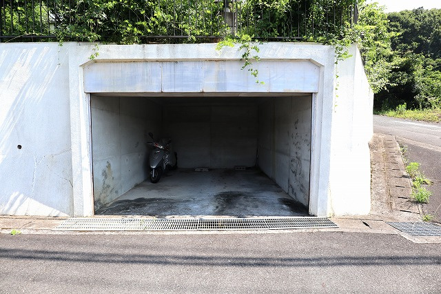 北区津高戸建の駐車場