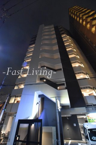 市谷仲之町ビューアパートメントのエントランス