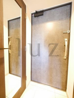 デュオステージ関内Ⅱの玄関