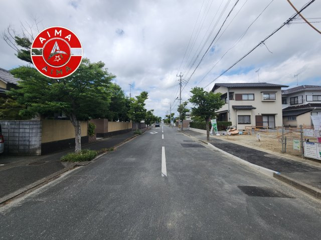 福岡市西区横浜1丁目第15-2棟（2号棟）の外観|前面道路含む現地の写真です。