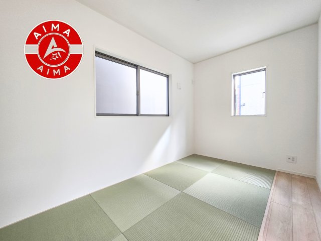 福岡市西区横浜1丁目第15-2棟（2号棟）の内観：施工例|和室を上手に活用すると暮らし方の幅が広がります。例えば普段は開け放して、子供の小さいうちはお昼寝や遊びのスペースに。畳はソフトなので転んでもケガをしにくく安心です