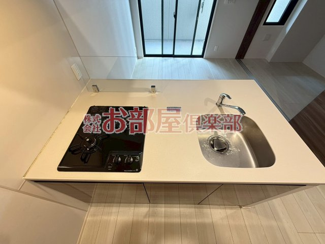 RESIDENCE花畑のキッチン|コンパクトなキッチンで掃除もラクラク