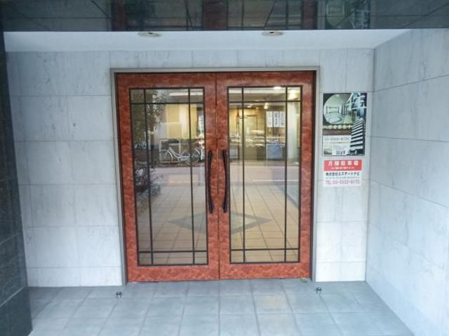 プロフ上池台のエントランス