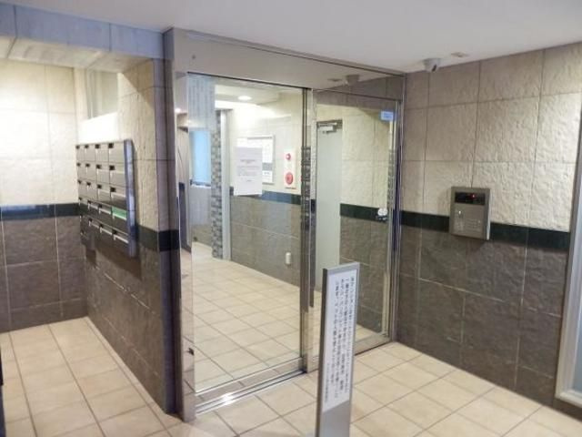 プロフ上池台のエントランス
