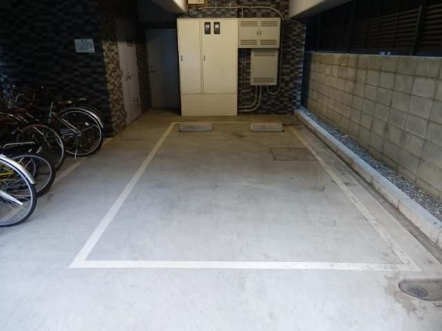 プロフ上池台の駐車場