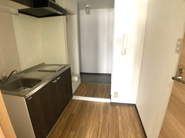 ハイツ湊川の収納|少し広めのキッチンスペース