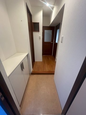 仁川グランドハイツの玄関