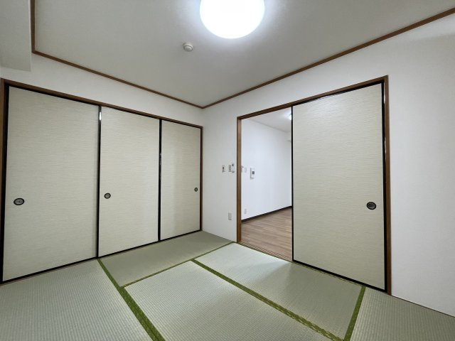 石神井ガーデンフラットの和室|柔らかい畳が心地よい和室