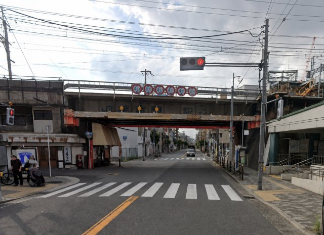 チャンスビルの周辺