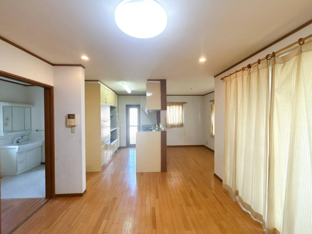 ひたちなか市青葉町　中古戸建の居間・リビング