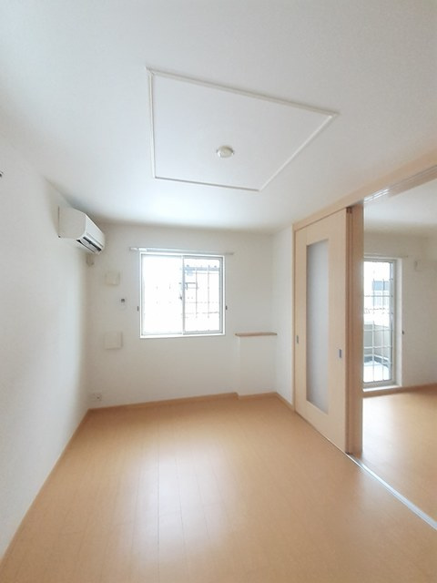 1階のお部屋の室内写真になります