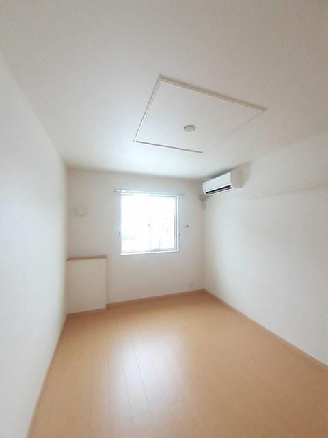 1階のお部屋の室内写真になります