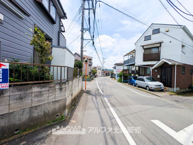 昭島市大神町2丁目　戸建の前面道路含む現地写真|【A warm space】
◆心がほどける場所◆
ゆとりある空間が、日常に静かな余白をつくる住まい。