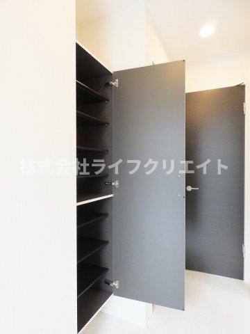 仮）日野市西平山アパート新築工事の玄関