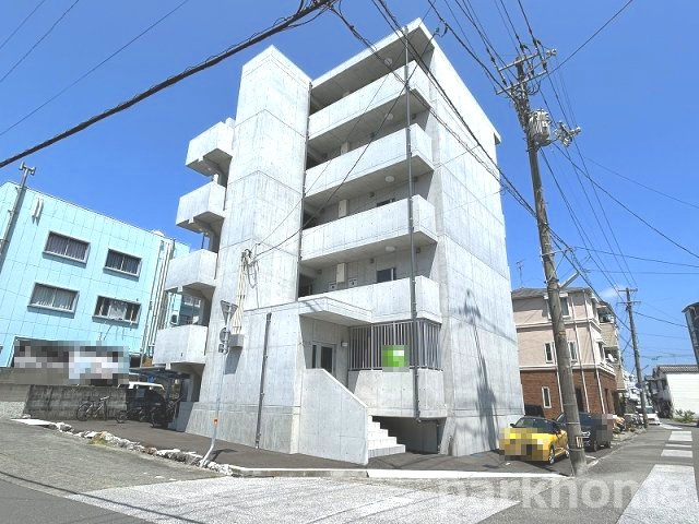 レアシスの外観|落ち着いた雰囲気の外観です