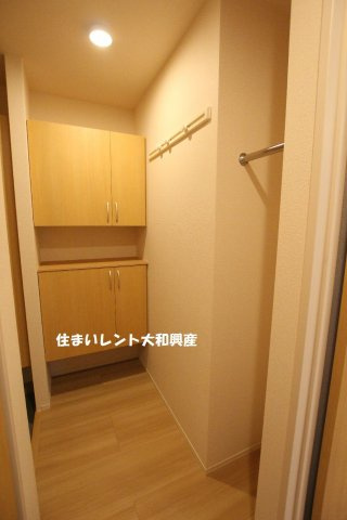 コンフォートヴィラ若松の玄関
