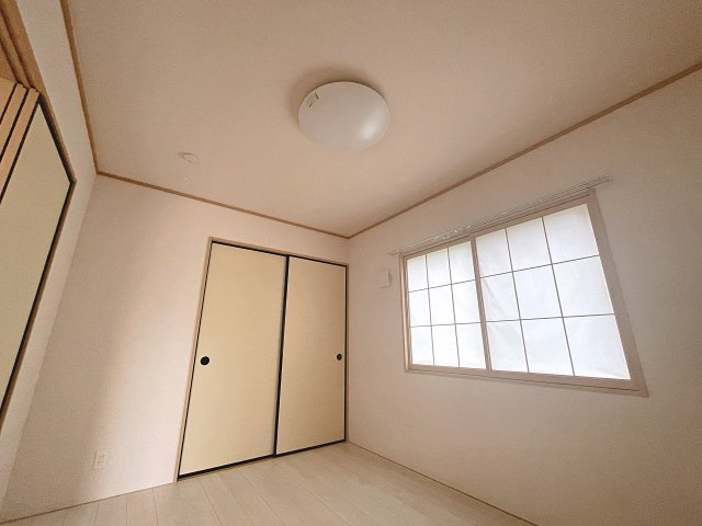 安積町荒井　中古戸建ての洋室