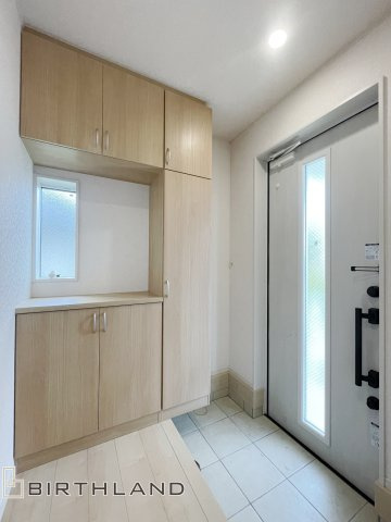 安積町荒井　中古戸建ての玄関