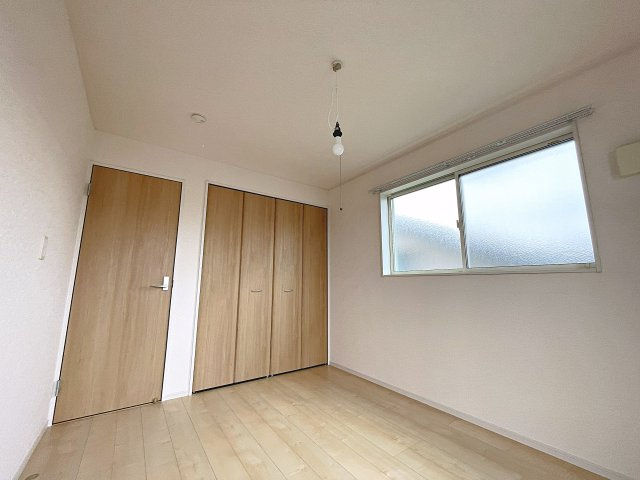 安積町荒井　中古戸建ての玄関