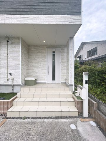 安積町荒井　中古戸建ての玄関|玄関