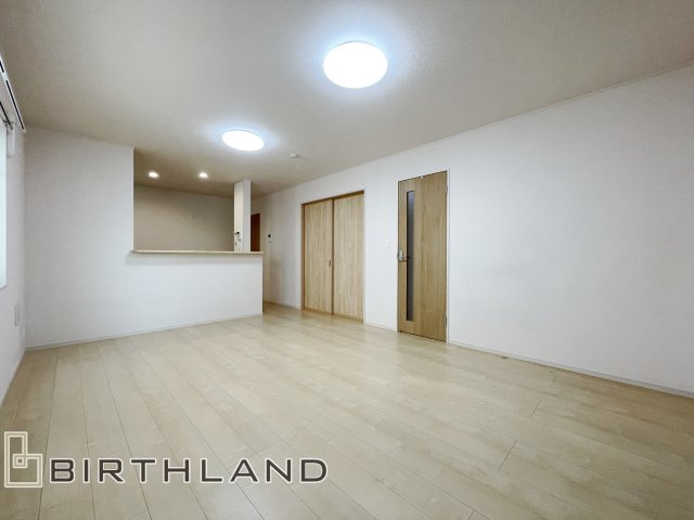 安積町荒井　中古戸建ての居間・リビング