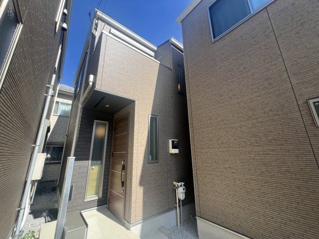 羽沢国大駅が最寄りの築後わずが６年の戸建♪電車も車も新幹線も！何使うにも便利で嬉しすぎな反面、ココに住んだらこの地からは出られなくなるリスクあり！！な、【保土ヶ谷区釜台町】リノベーション中古戸建