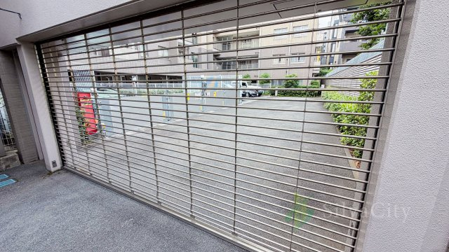 グランヴェール六義園の駐車場